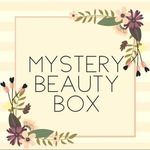 Makeup Mystery Box!!!!🎉🎁🎊💓💝  